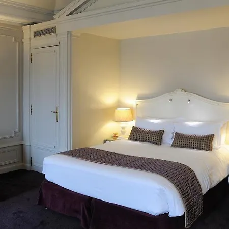 Royal Champs Elysees 4* Parigi