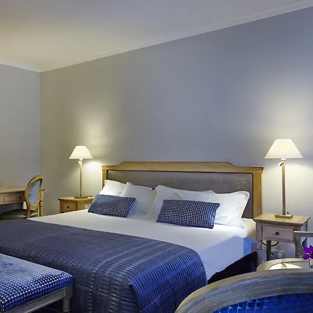 Hotel Royal Champs Elysees 4*