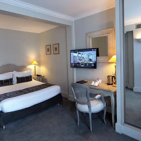 Hotel Royal Champs Elysees Parigi