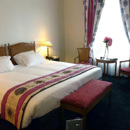 Royal Champs Elysees 4* Parigi
